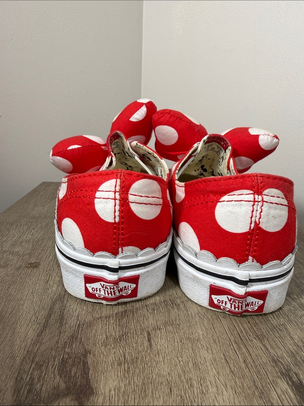 RARE!! Vans Kids Red & White Polka Dot Bow Gore Disney Minnie Mouse - Picture 2 of 8